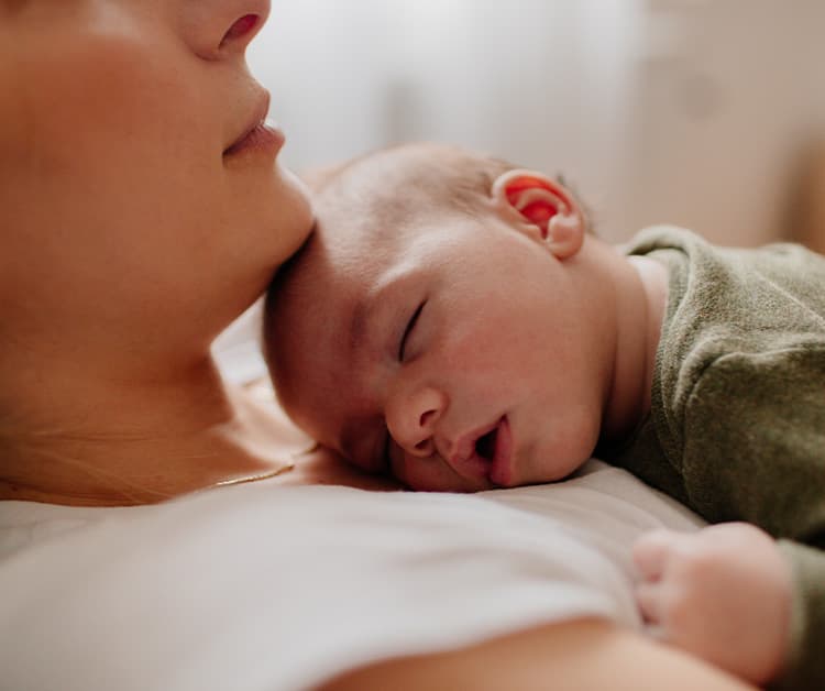 Bebé durmiendo tranquilamente